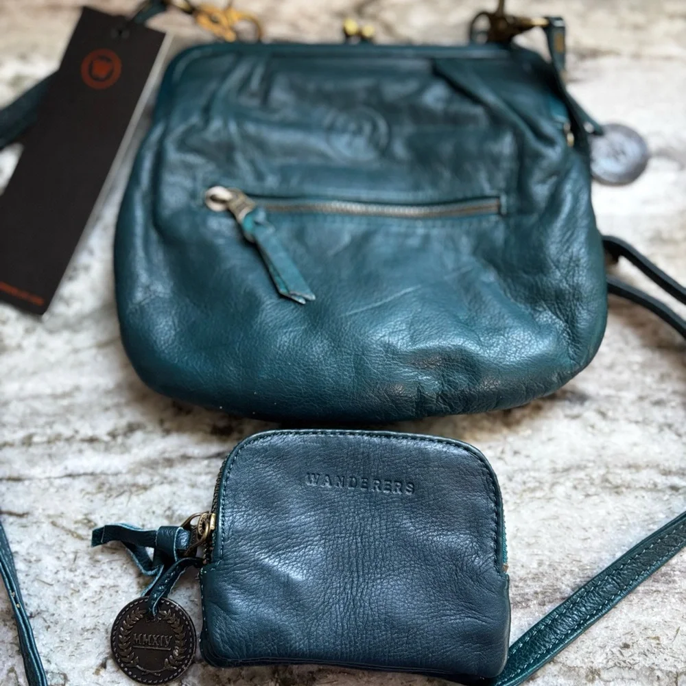 Wanderers Travel The Versailles Evening Crossbody with Coin Pouch NWT - Picture 2 of 10